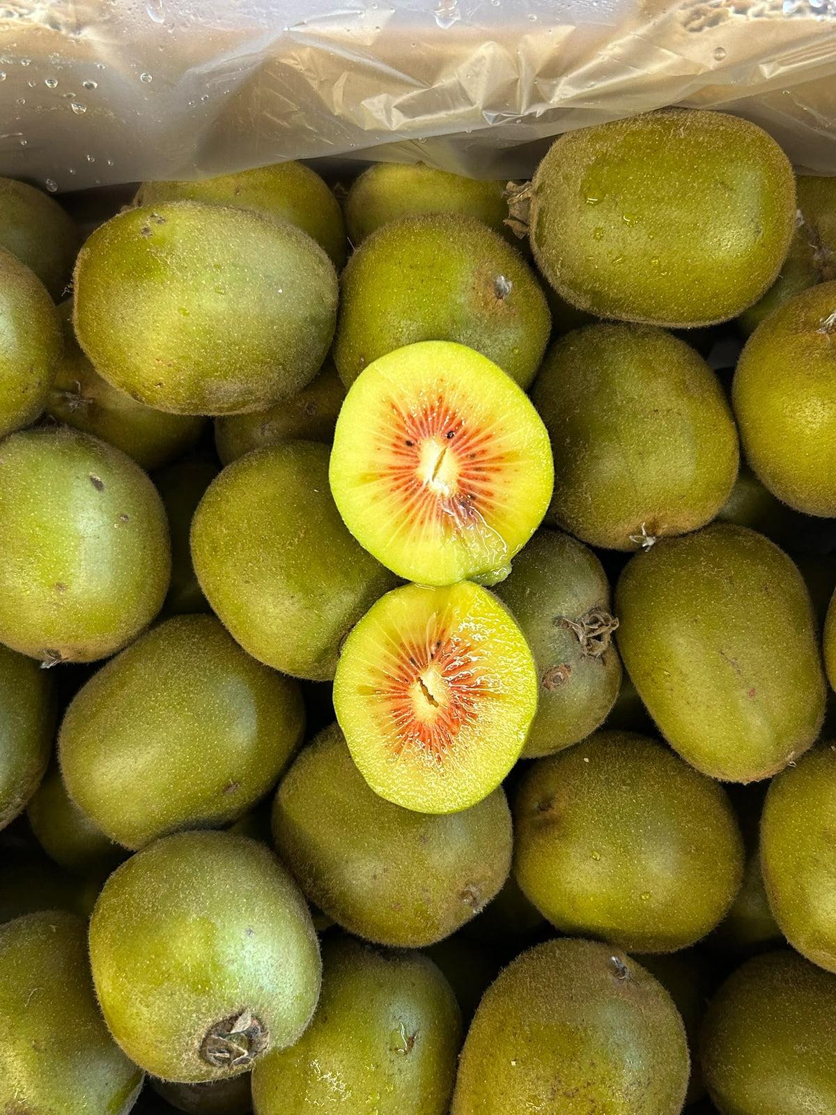 FRESH FRUITS KIWI RED £7.68 AL KG (APPROX 6.5 KG) - ONLY LONDON AREA