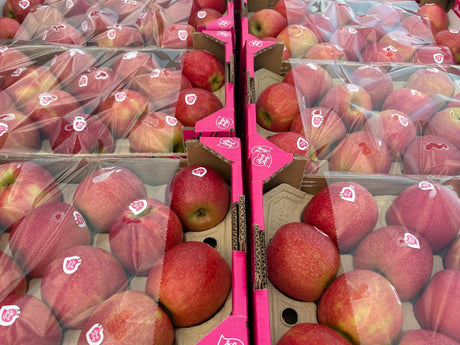 FRESH FRUITS APPLE PINK LADY £3.68 AL KG (APPROX 5 KG) - ONLY LONDON AREA